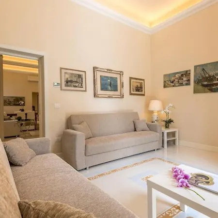 Luxury Fiammetta Near Beach فيلة فياريجيو