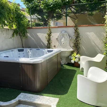 Luxury Fiammetta Near Beach فياريجيو